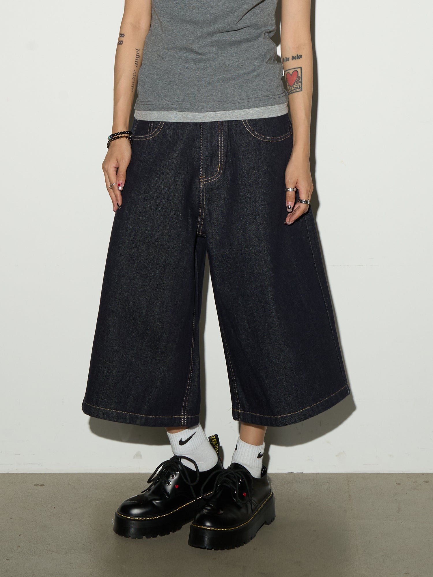 QS530B denim shorts