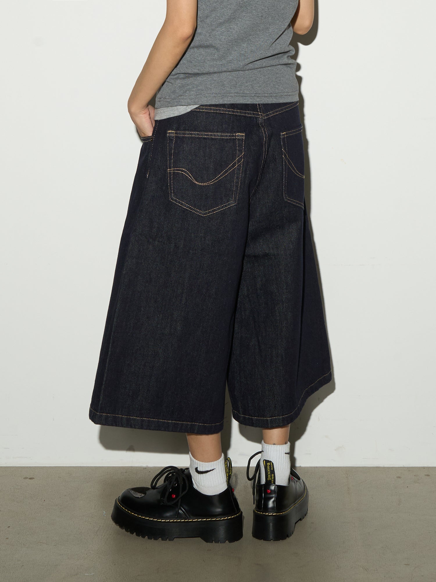 QS530B denim shorts