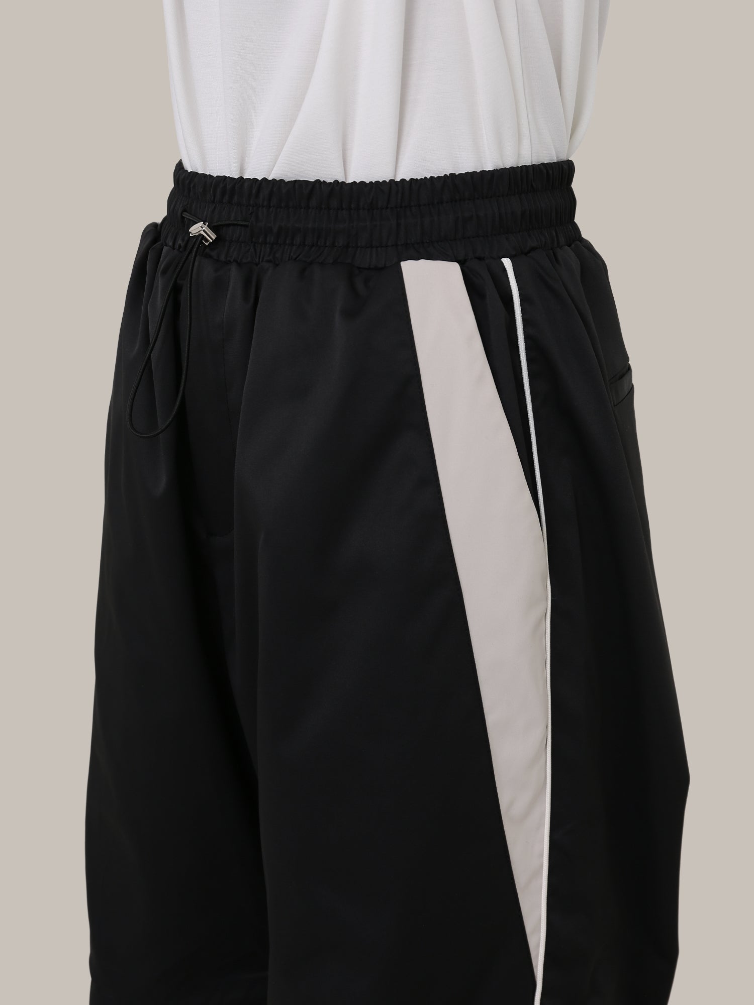 QS489A track pants