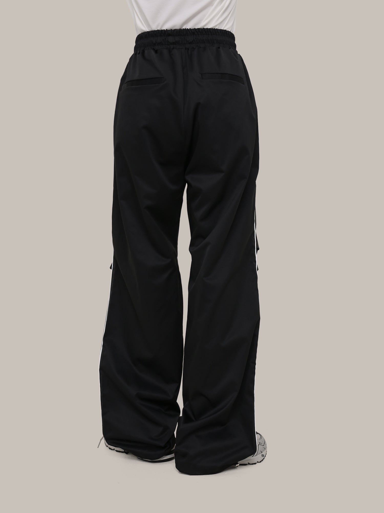 QS489A track pants