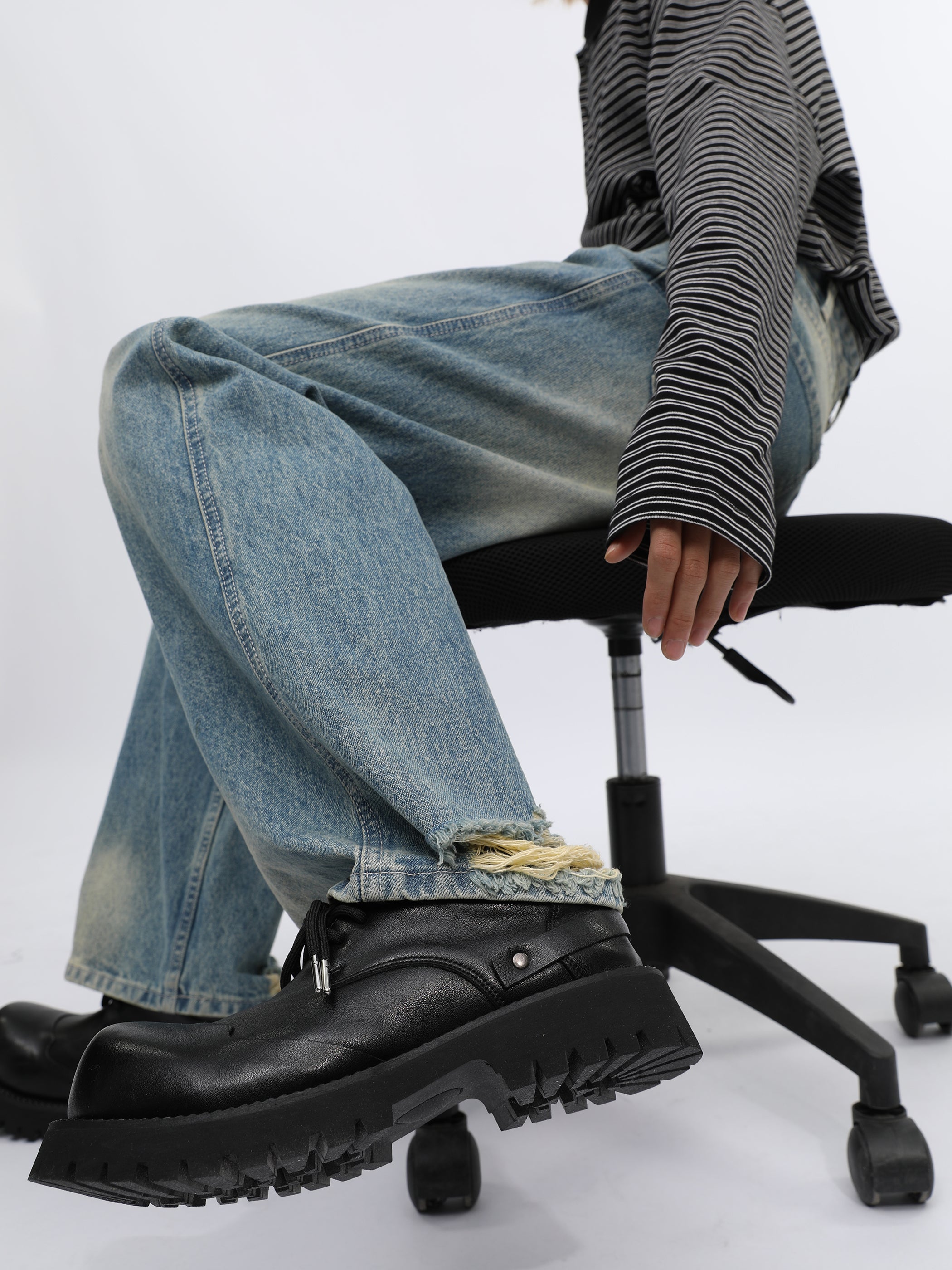 QS099B ripped denim
