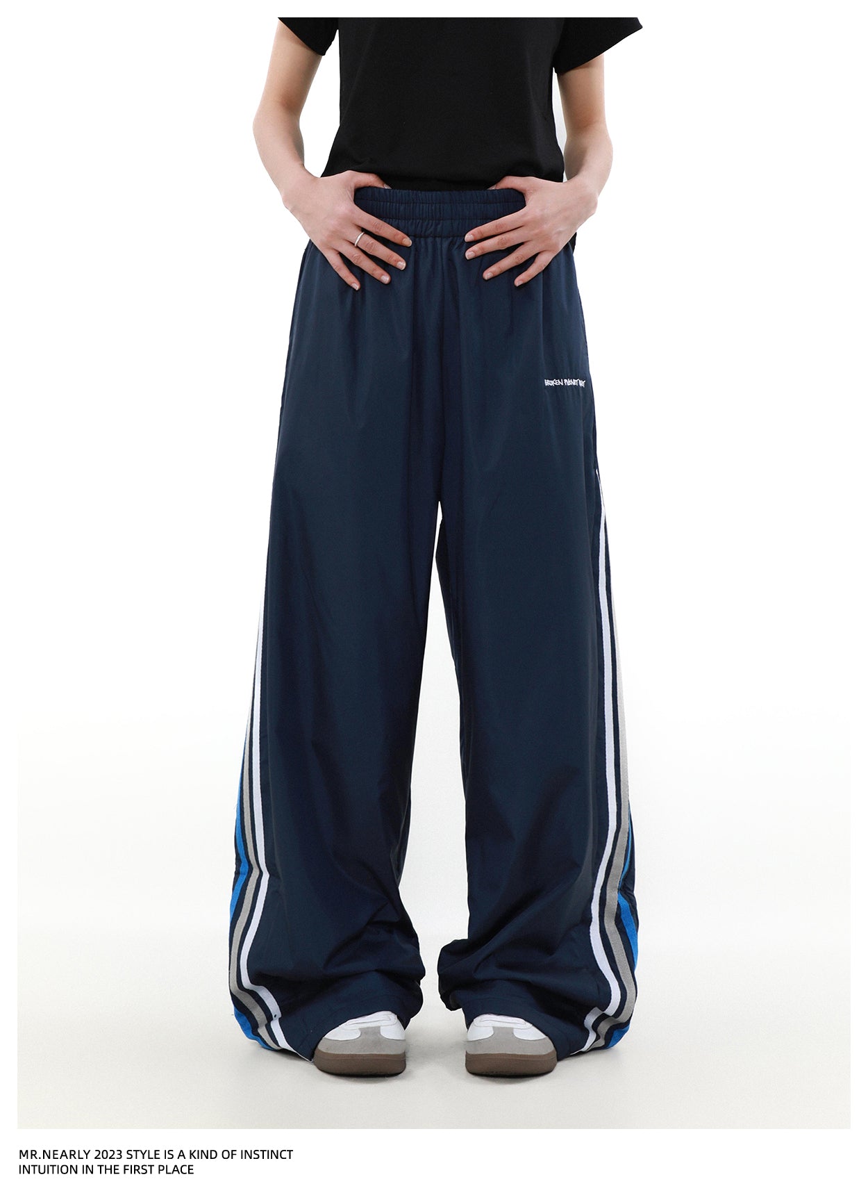 QS444A track pants