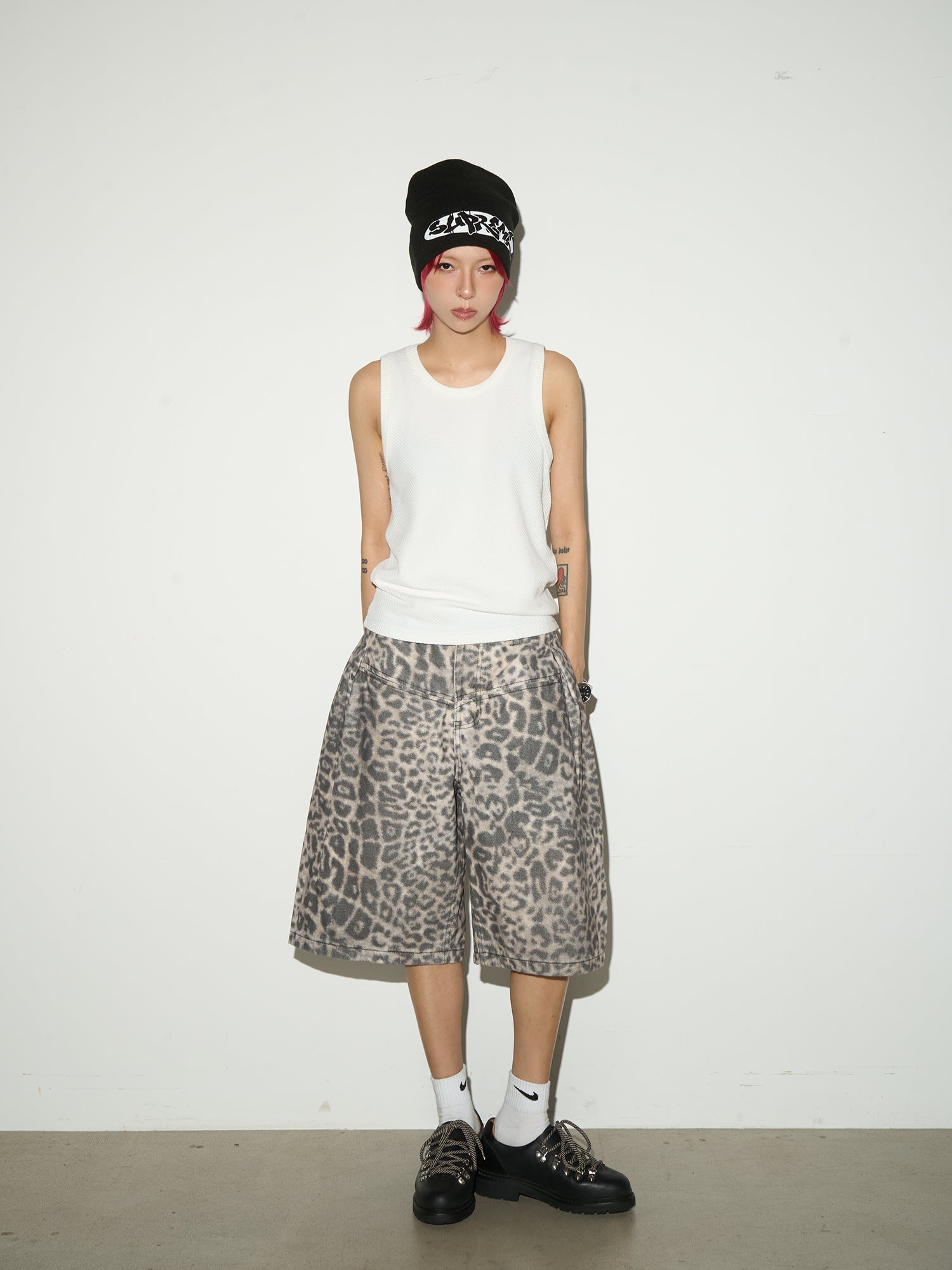 QS560B leopard shorts