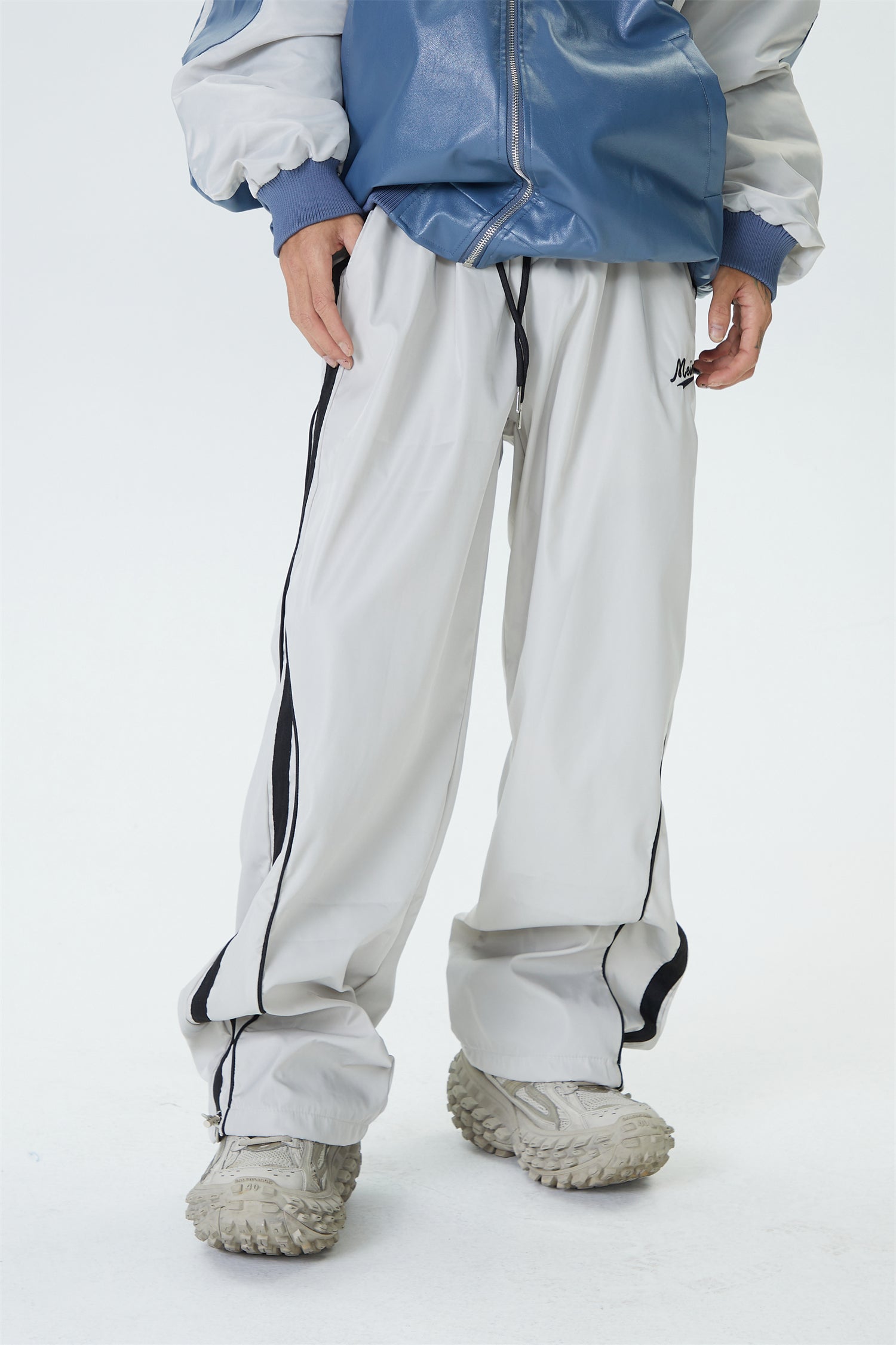 QS233A track pants