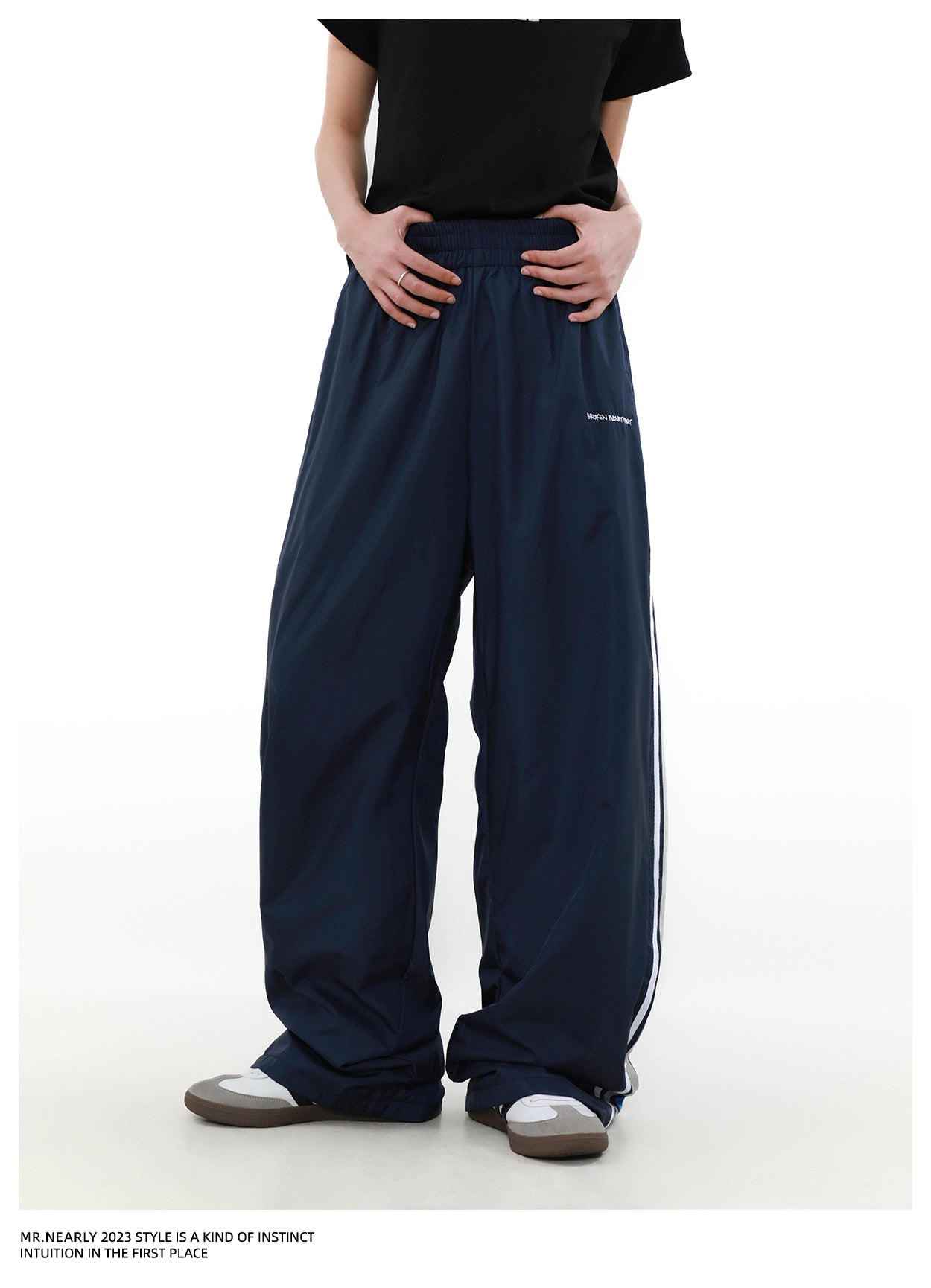 QS444A track pants